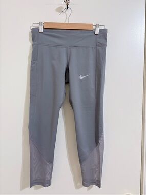 Nike Women Gray Mesh-Trim Capri Leggings